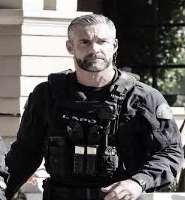 Daren made small appearances in television series such as Stalker and S.W.A.T.